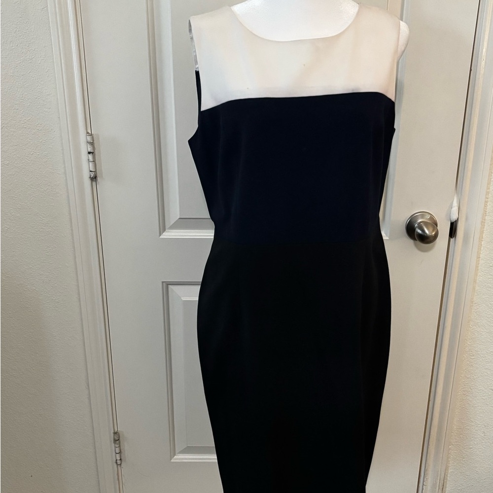 Nine West Black and White Sleeveless Sheath Midi Dress